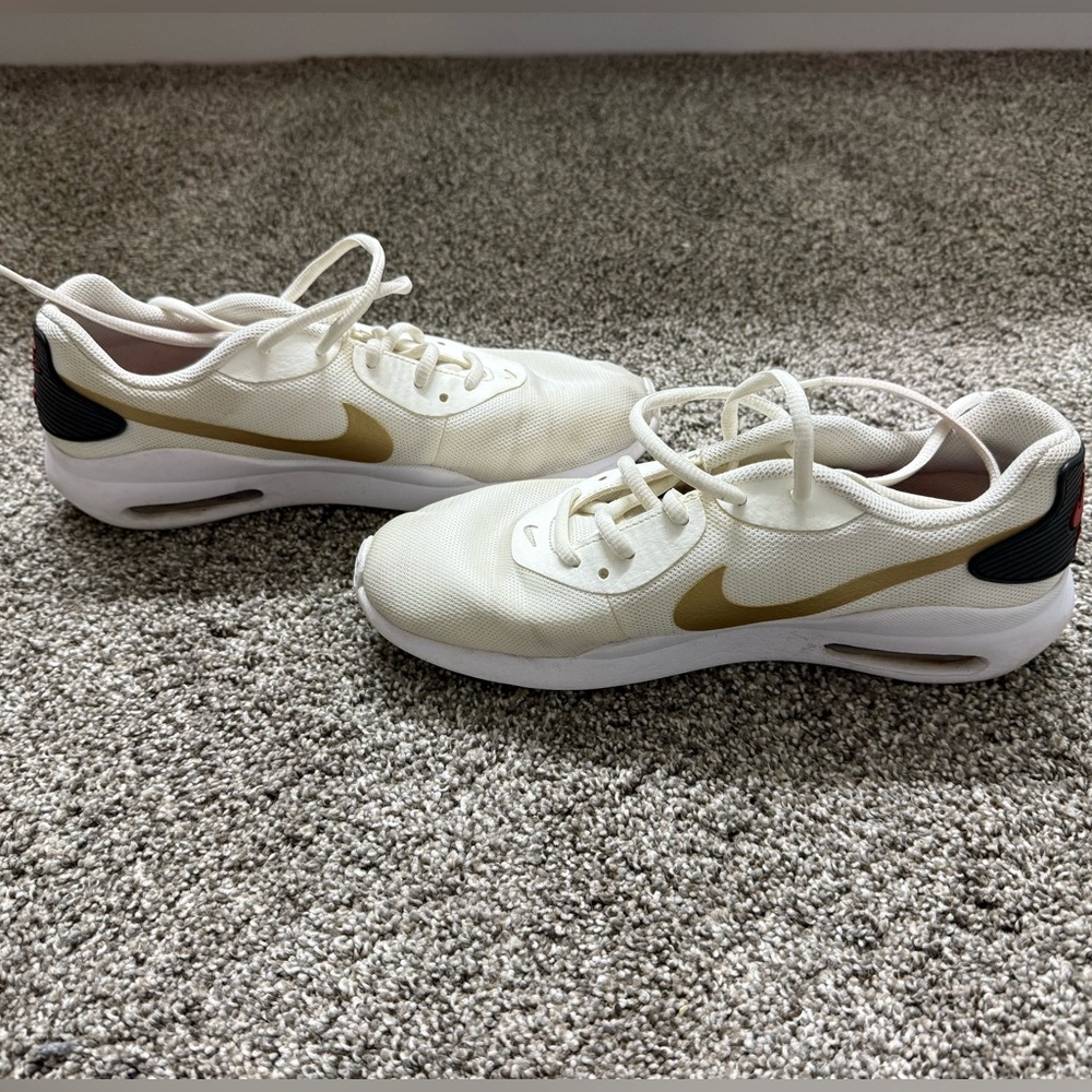 Nike Air Max Oketo 'Sail Metallic Gold (017)